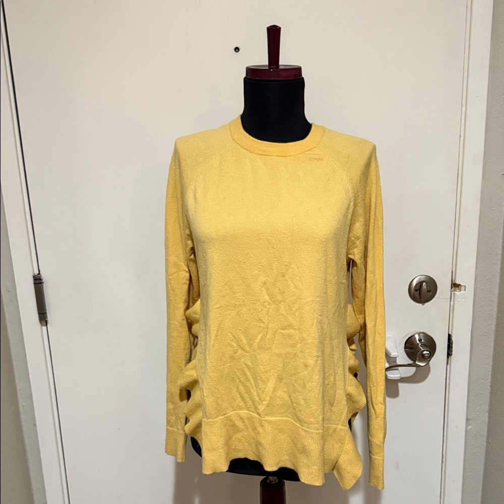 Chic Yellow Women's Sweatshirt